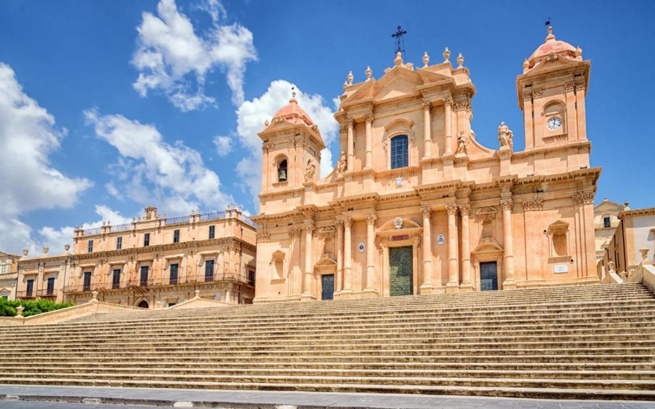Casa Vacanza Il Ciliegio Noto Exteriör bild